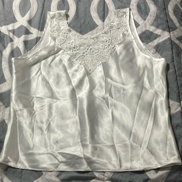 Bay Studio White Lace Trim Tank Top - Picture 1 of 3